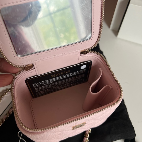 CHANEL
Light Pink Quilted Caviar Leather Mini Vanity Case With Chain Bag - Picture 6 of 11